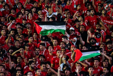 فلسطين توحّد جماهير الأهلي والزمالك