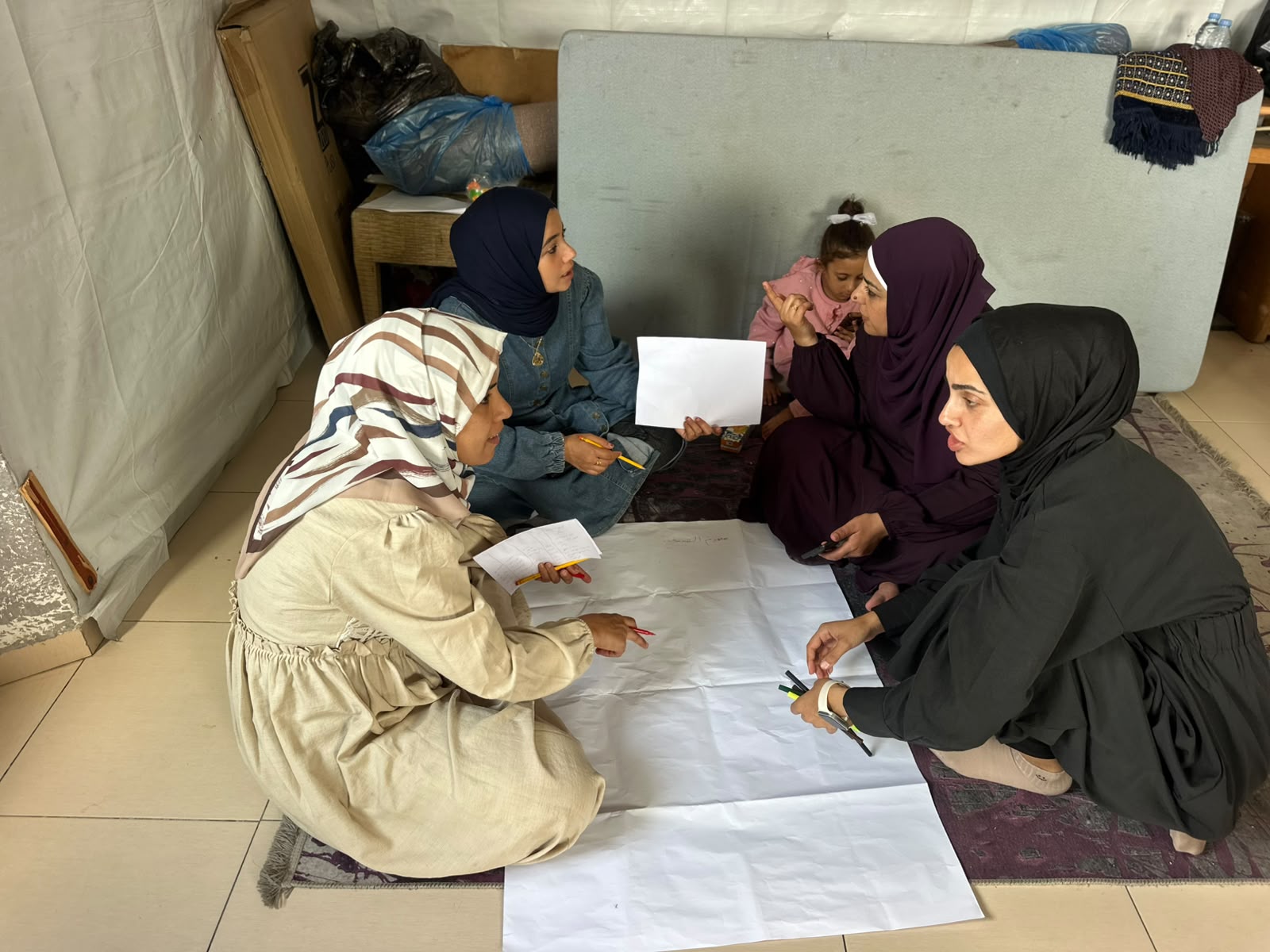 فلسطينيات تنفذ جلسة تفريغ نفسي للصحفيات في خان يونس